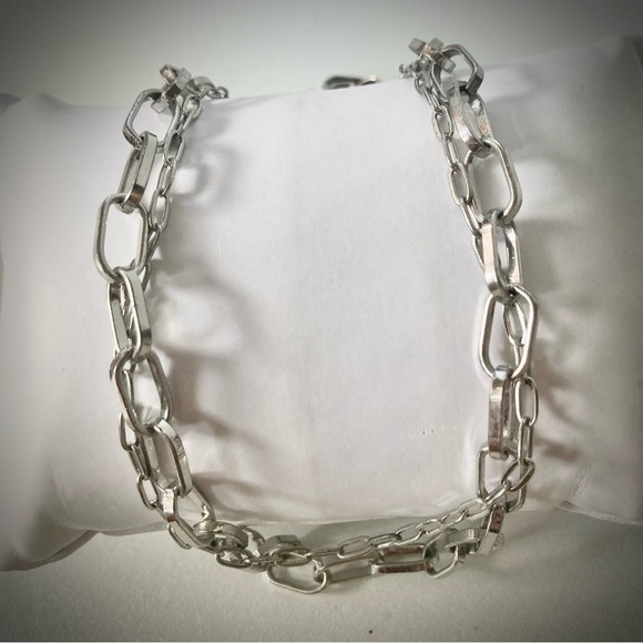 Silver tone 2 layers Chain Necklace preloved jewelry - Picture 6 of 6